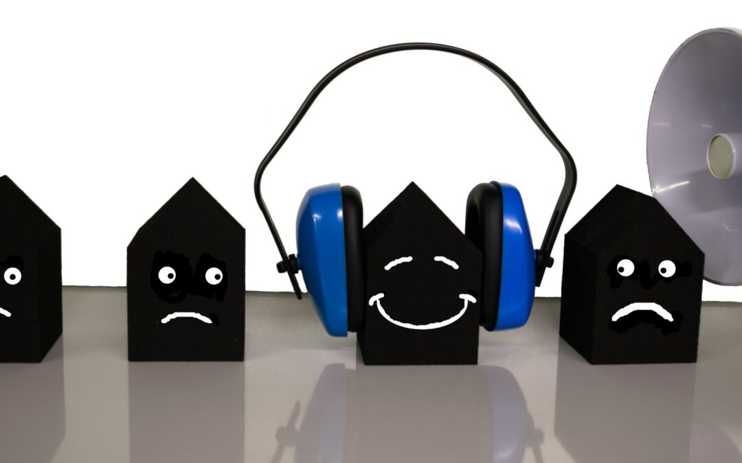 Izolacja akustyczna domu z wykorzystaniem celulozy – skuteczna ochrona przed hałasem