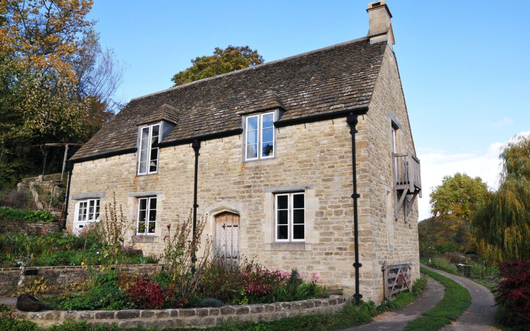 Czy można ocieplić stary budynek wełną celulozową? Sprawdź możliwości renowacyjne