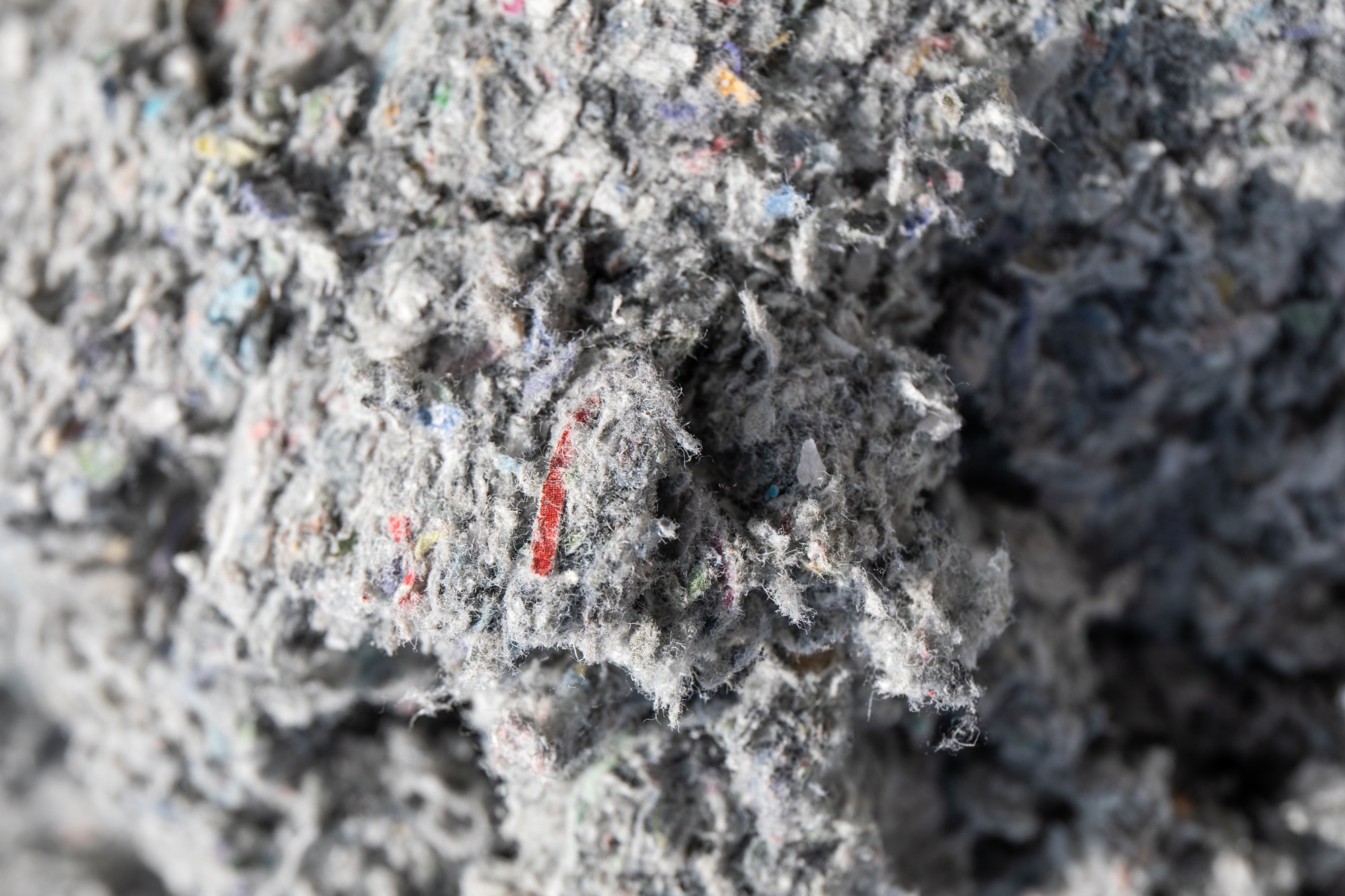 Ocieplanie metodą wdmuchiwania celulozy