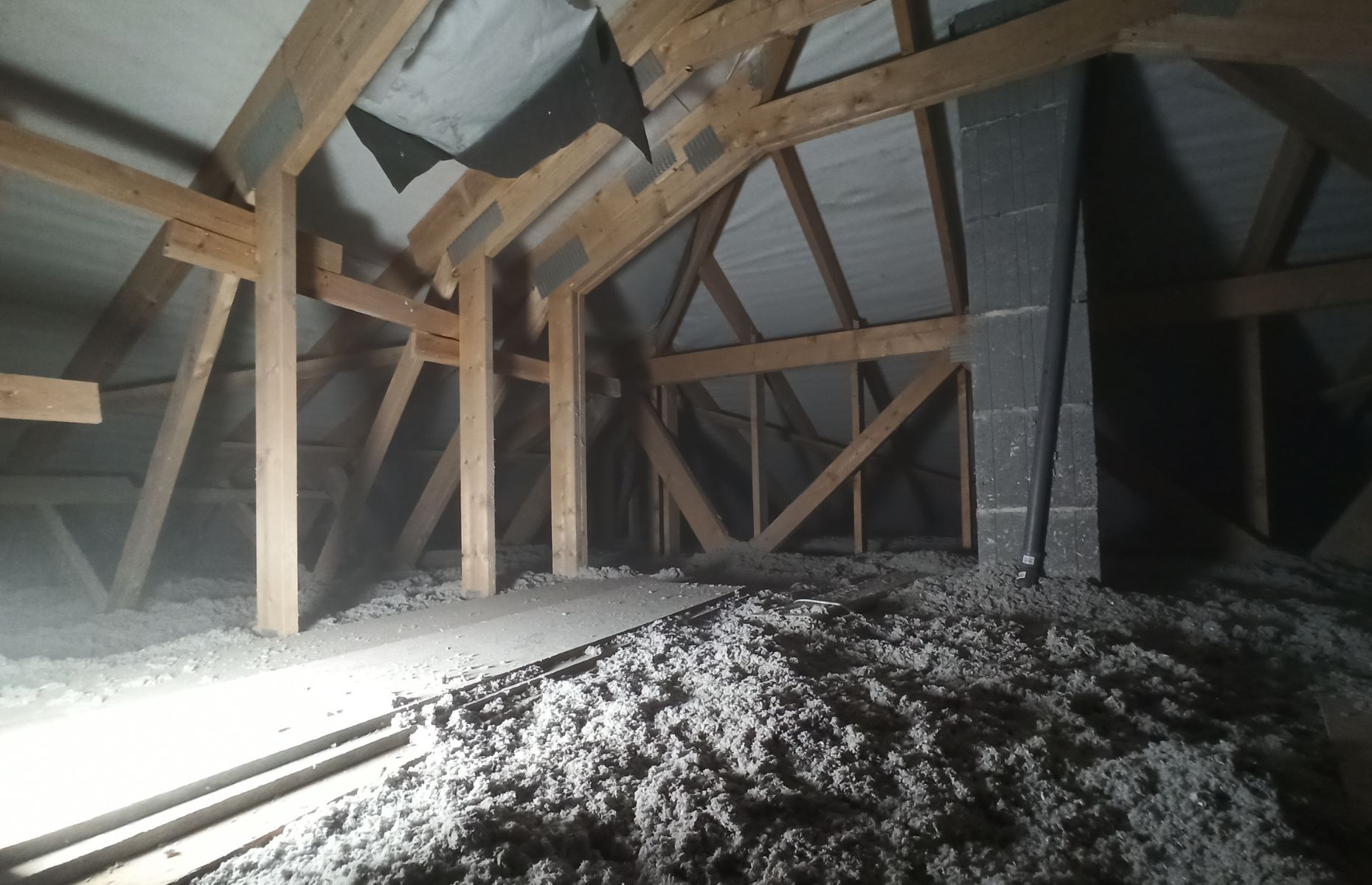 ocieplenie stropu celulozą Ocieplenia Celulozą